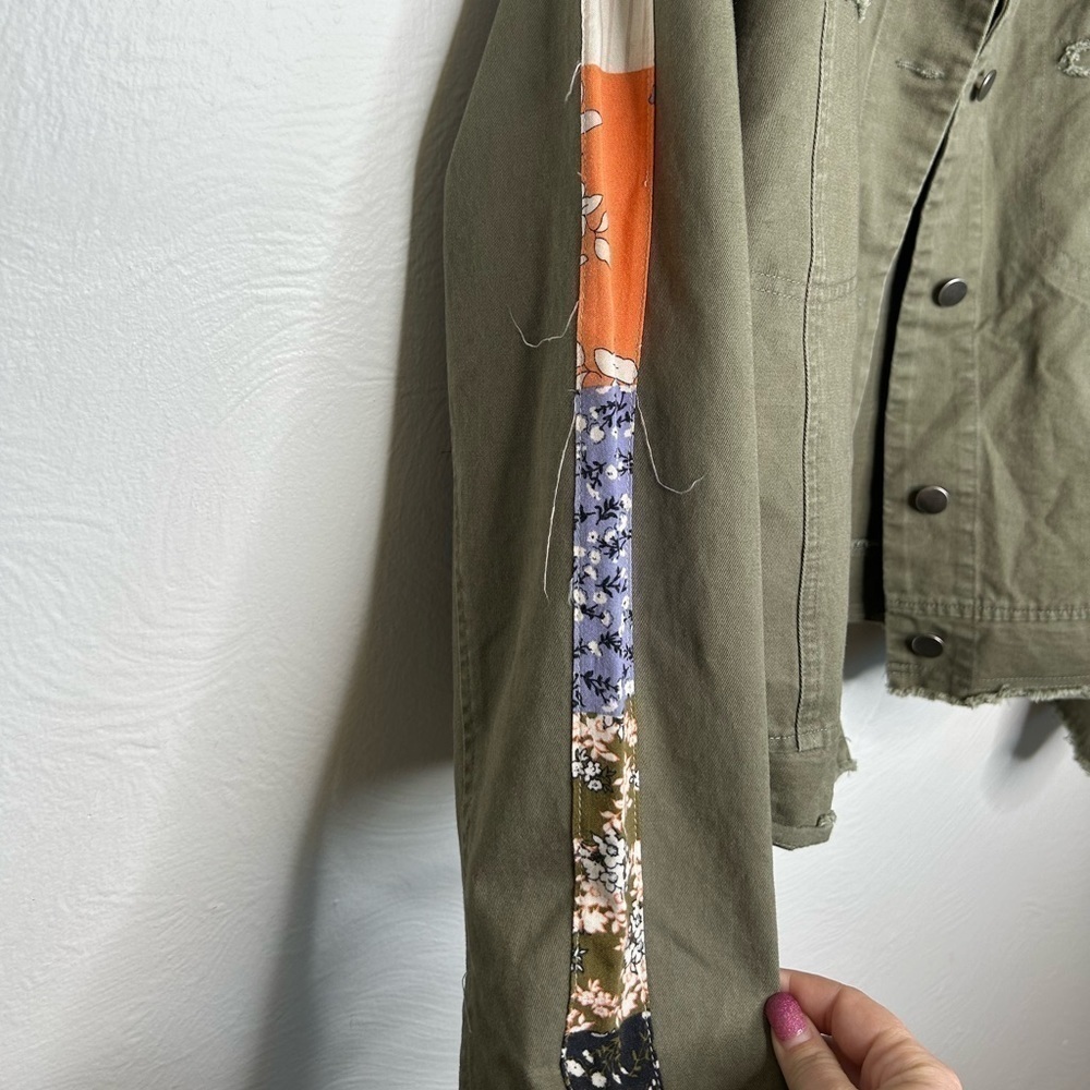 MYSTREE Stripe Sleeve Floral Trucker Jacket Green Size Medium - Picture 2 of 5